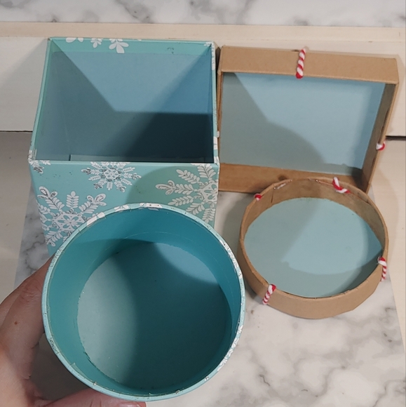 Glitter Snowflake Box Set - Picture 3 of 3